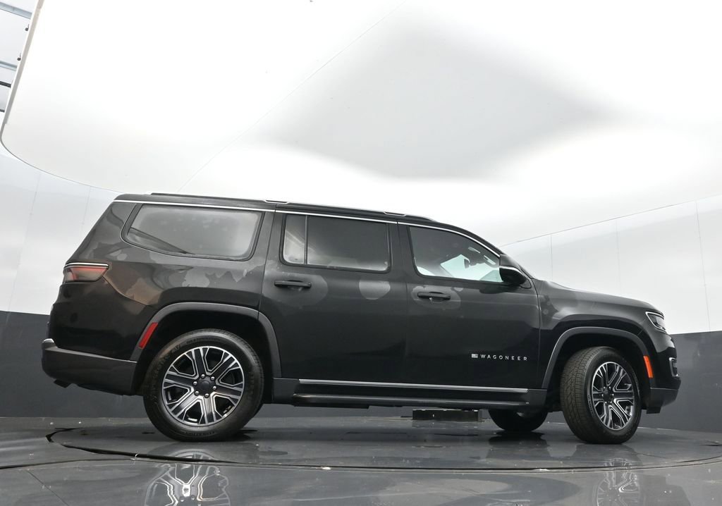 Used 2022 Jeep Wagoneer Series III w/ Flexible Seating Group image 39