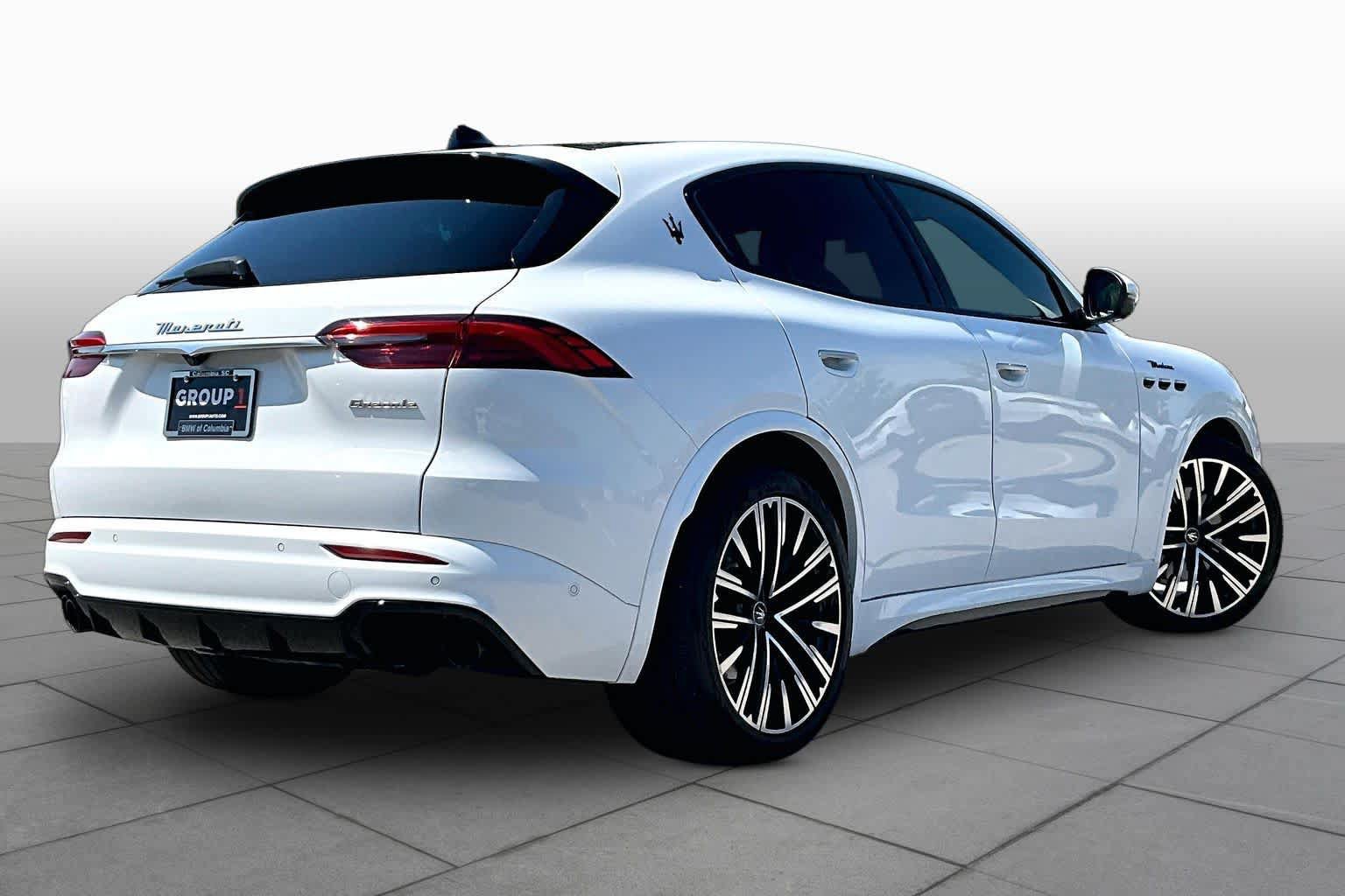 Used 2023 Maserati Grecale Modena AWD/4WD image 12