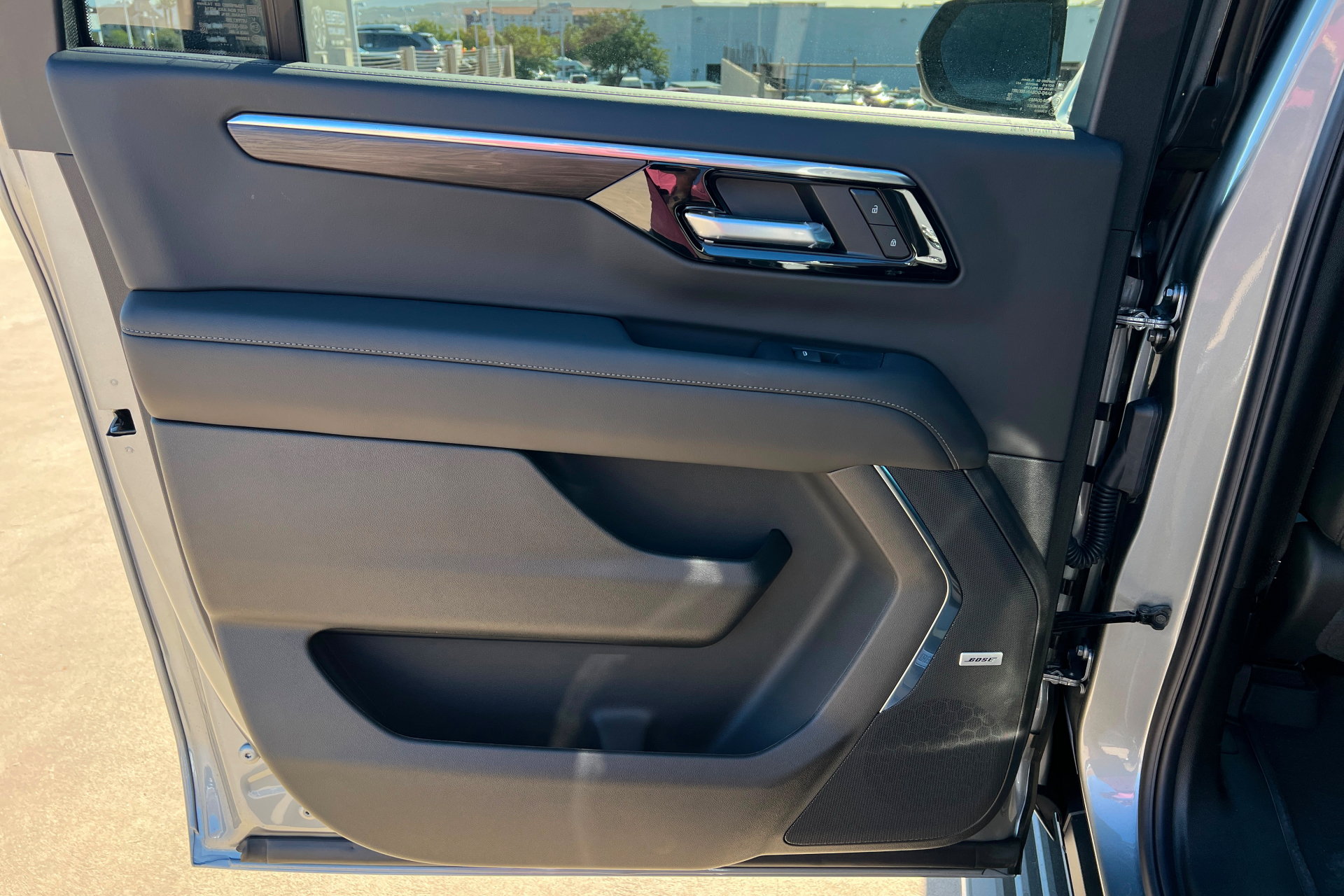 New 2026 Chevrolet Suburban LT w/ Comfort Package AWD/4WD image 15
