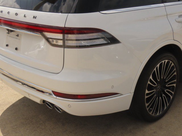 Certified 2022 Lincoln Aviator Black Label AWD/4WD image 10