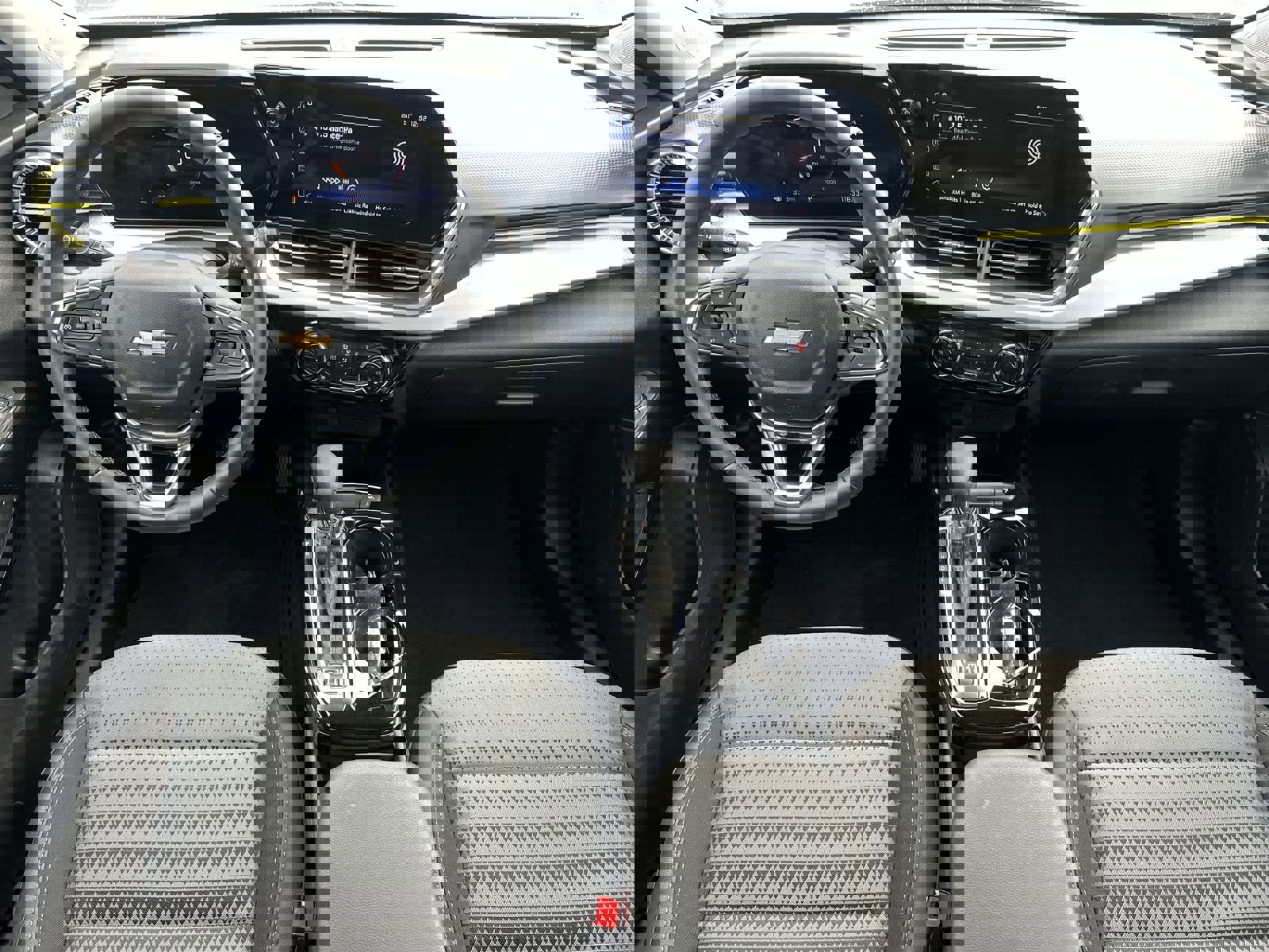 Used 2025 Chevrolet Trax LT w/ Driver Confidence Package image 18