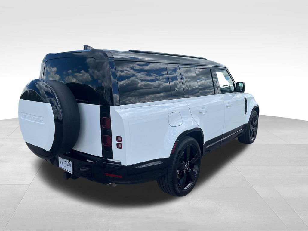 Used 2024 Land Rover Defender 130 X-Dynamic SE AWD/4WD image 5