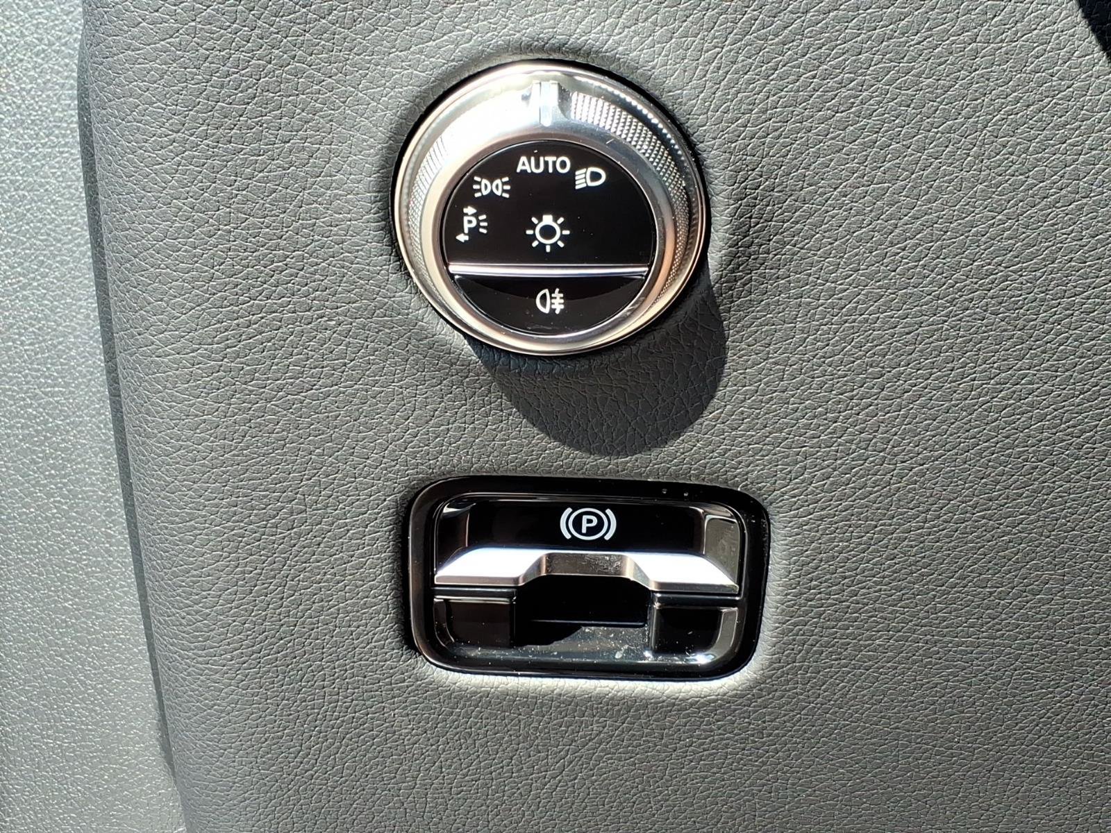 Certified 2025 Mercedes-Benz GLC 350e 4MATIC image 16