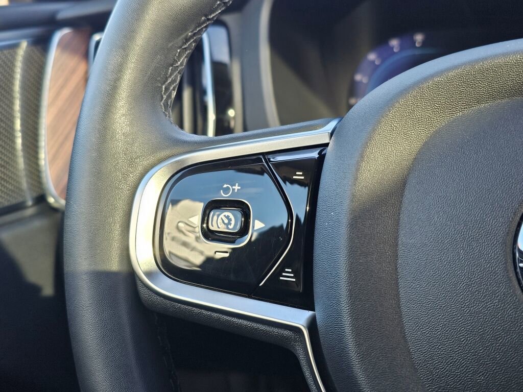Used 2024 Volvo XC60 T8 Plus w/ Protection Package Premier image 31