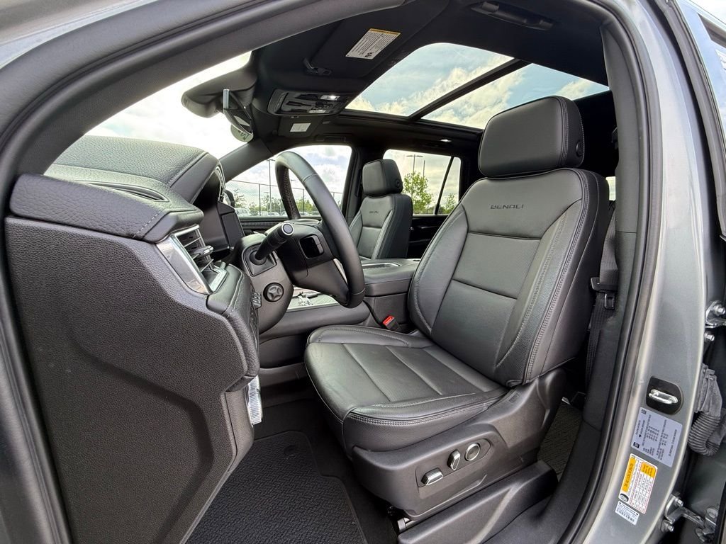 Used 2024 GMC Yukon Denali AWD/4WD image 22