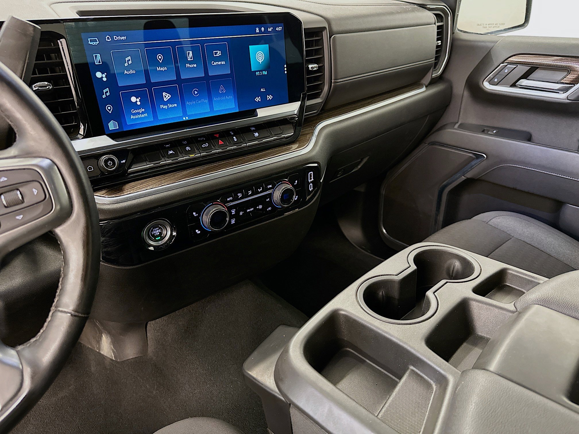 Used 2024 Chevrolet Silverado 1500 LT image 26