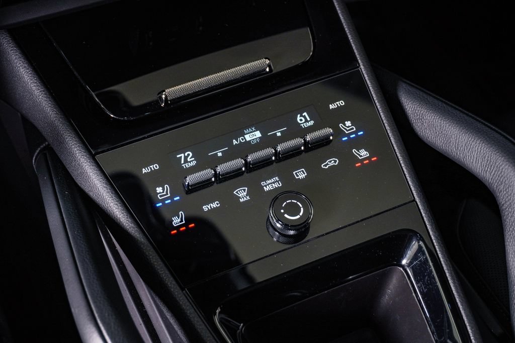Certified 2026 Porsche Cayenne Coupe AWD/4WD image 24