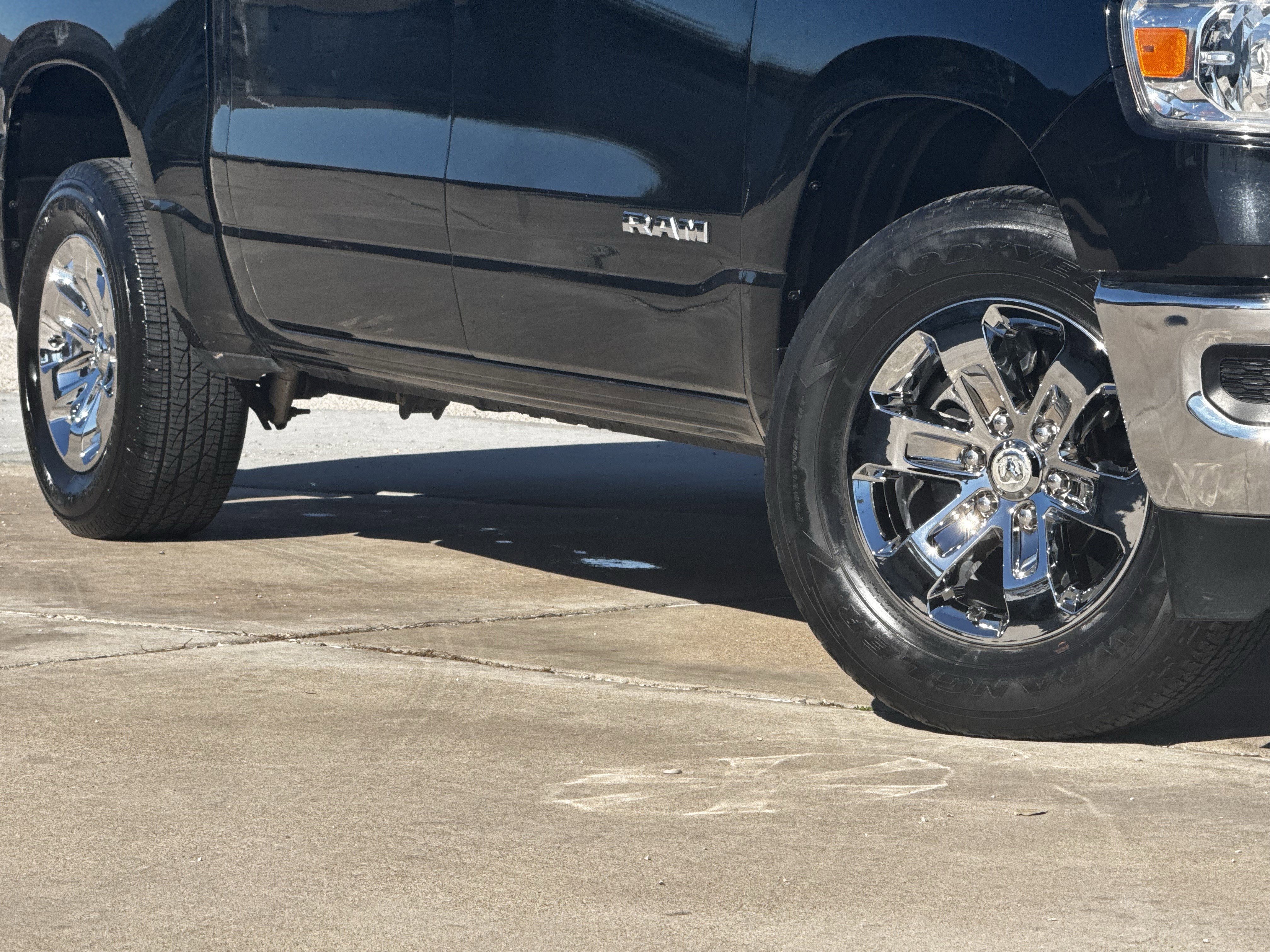 Used 2024 RAM 1500 Laramie image 14