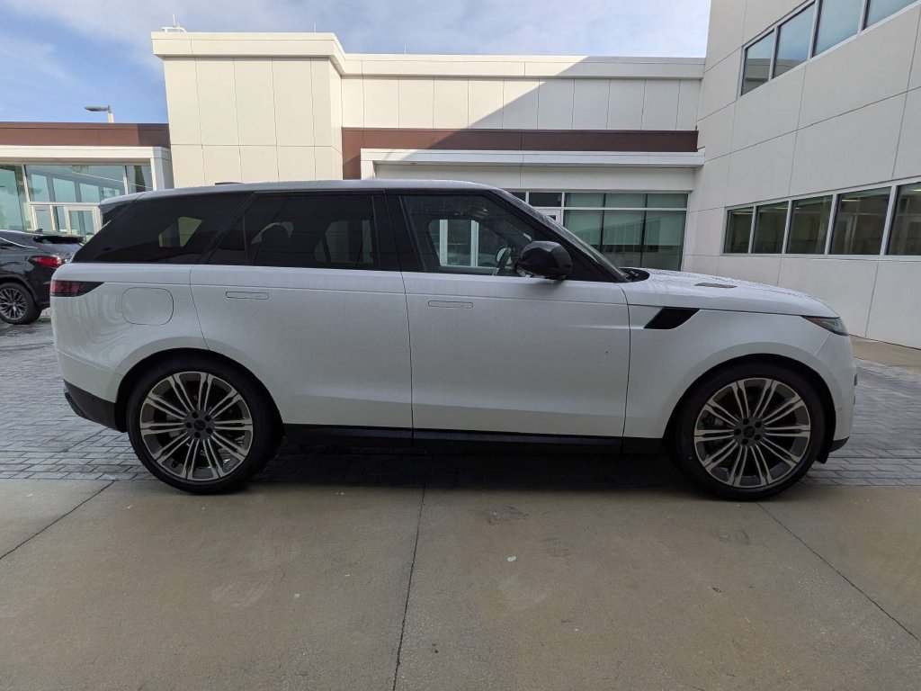 New 2027 Land Rover Range Rover Sport SE AWD/4WD image 6