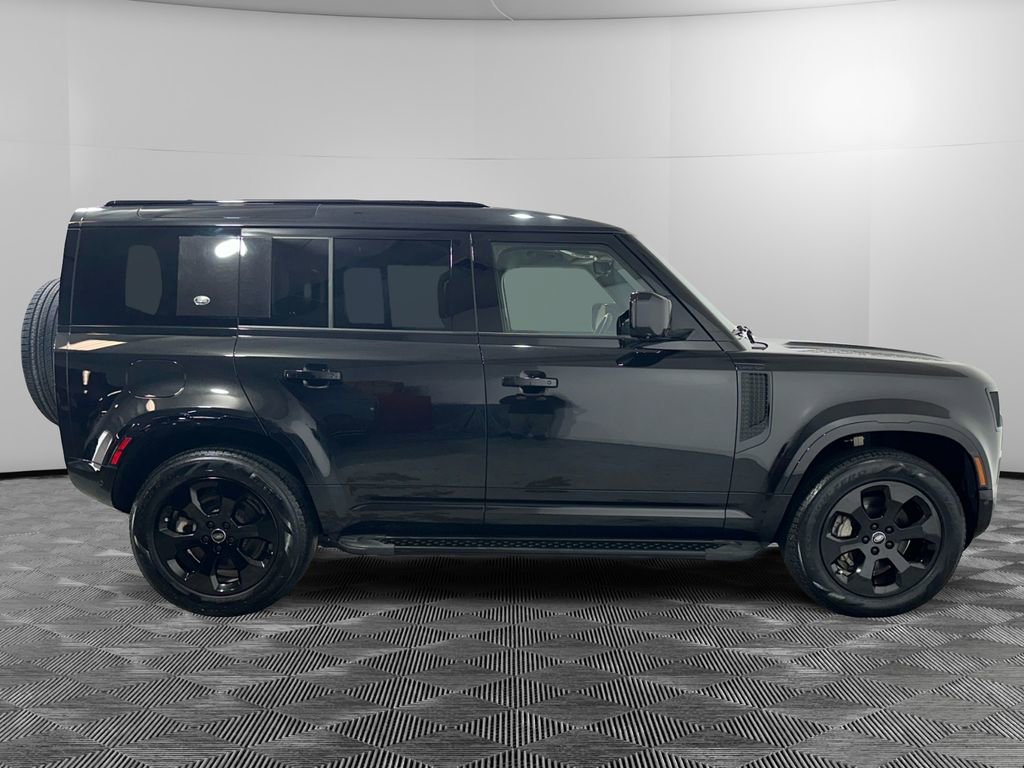 Used 2024 Land Rover Defender 110 X-Dynamic SE image 6
