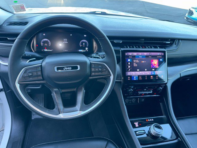 Used 2024 Jeep Grand Cherokee Limited AWD/4WD image 18