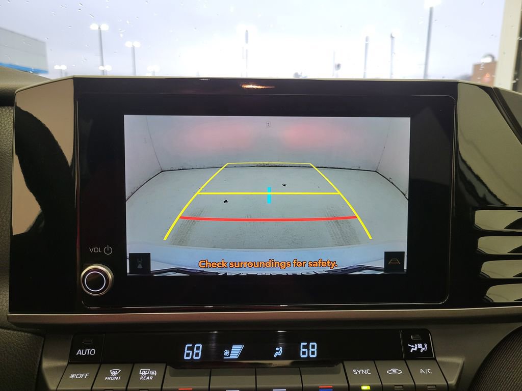 Used 2025 Toyota Camry LE image 9