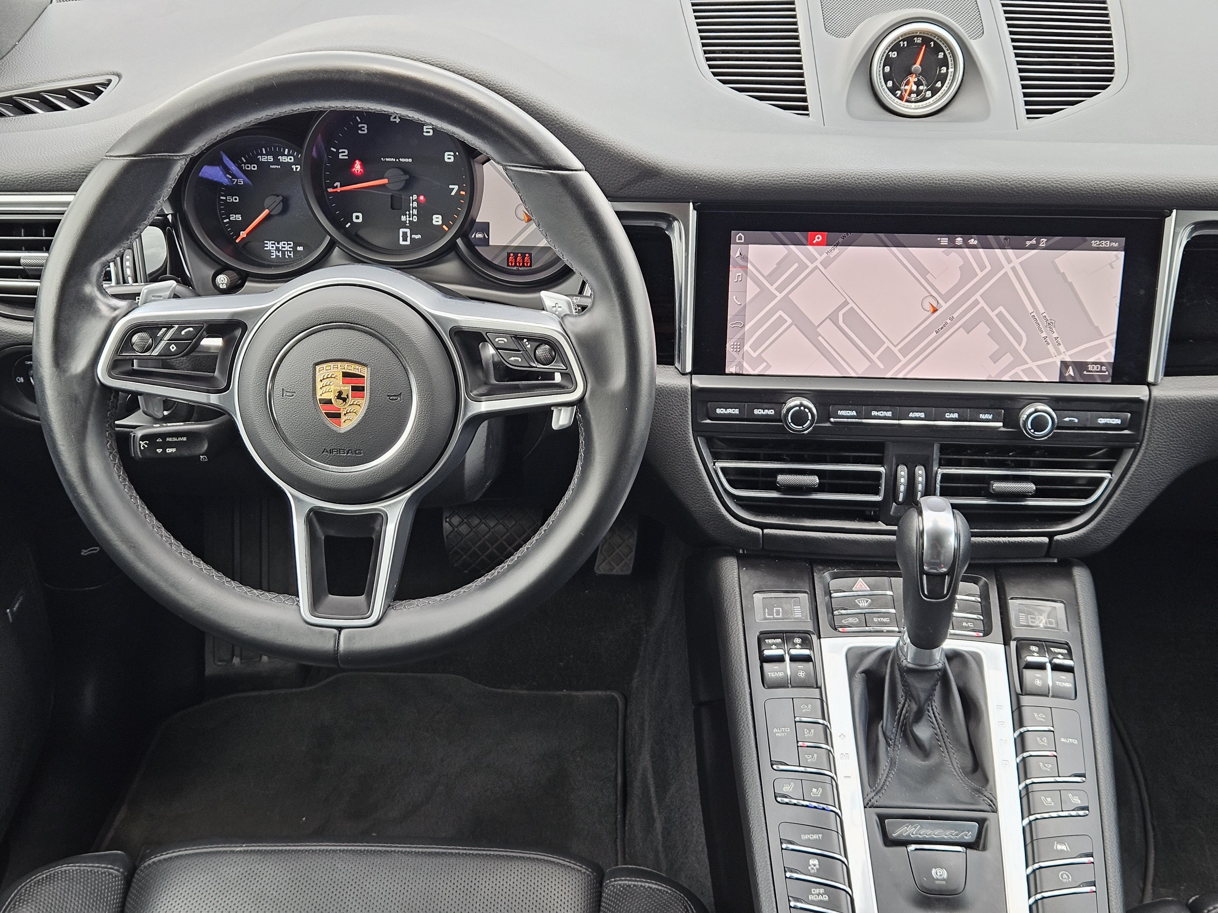 Certified 2021 Porsche Macan AWD/4WD image 25