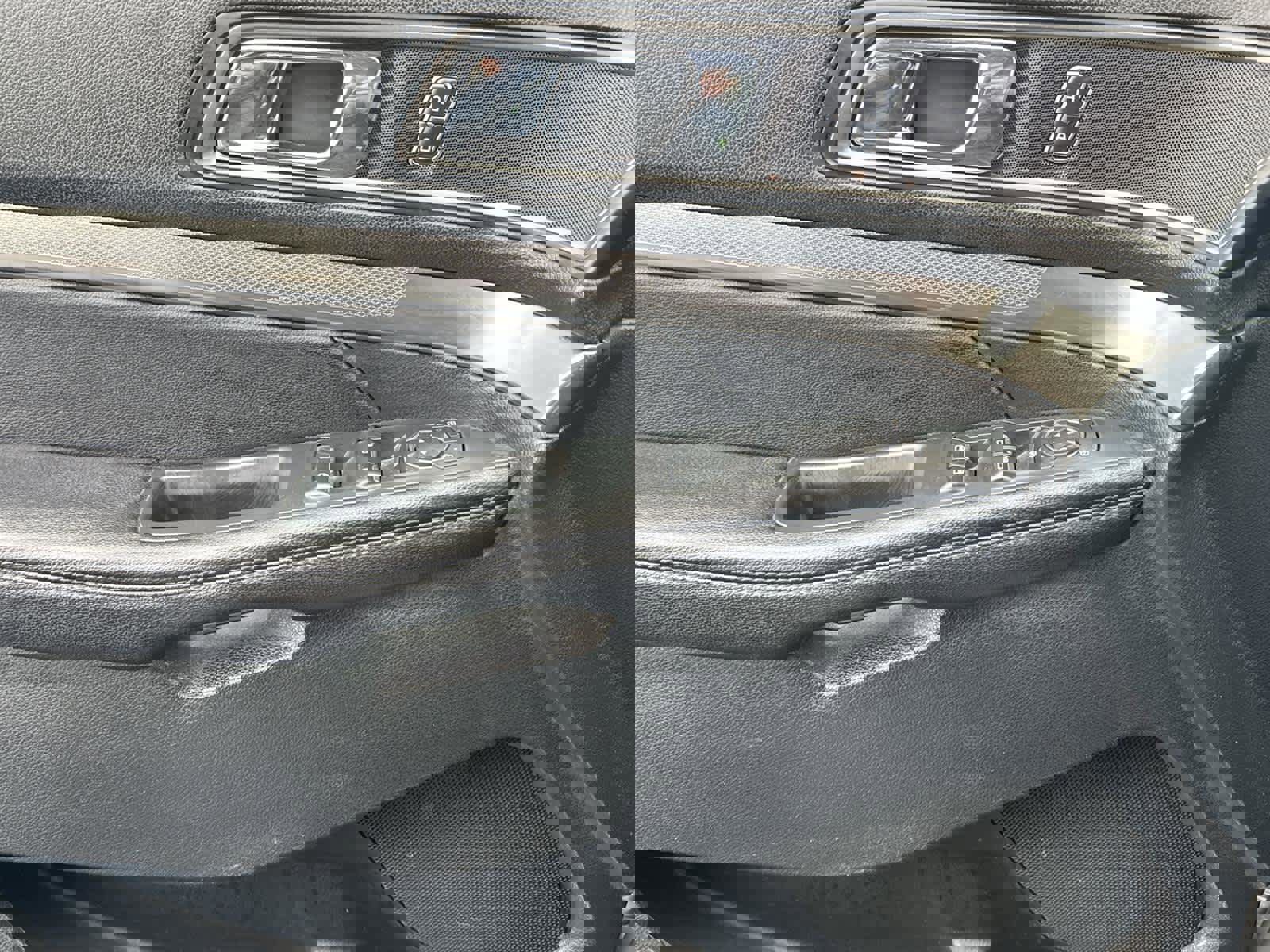 Used 2018 Ford Explorer XLT image 20