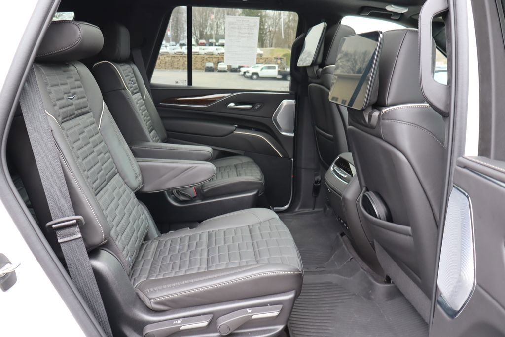 Used 2024 Cadillac Escalade Sport Platinum w/ LPO, ONYX Package image 26