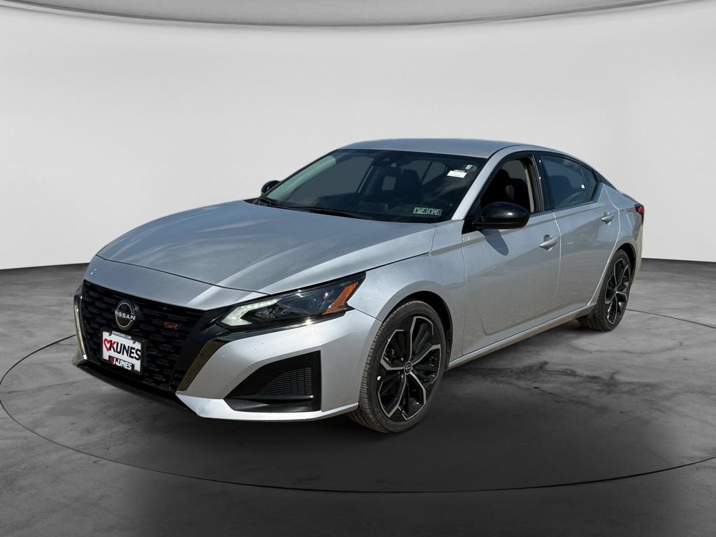 Used 2024 Nissan Altima 2.5 SR FWD image 4