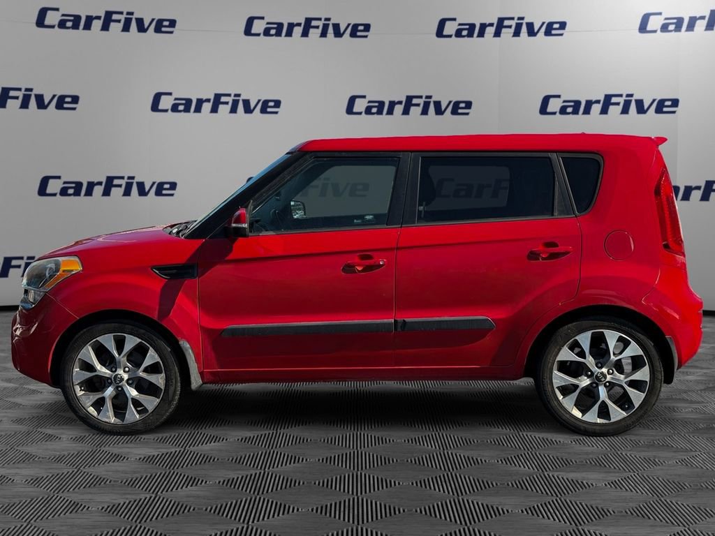Used 2013 Kia Soul ! w/ Premium Pkg FWD image 2