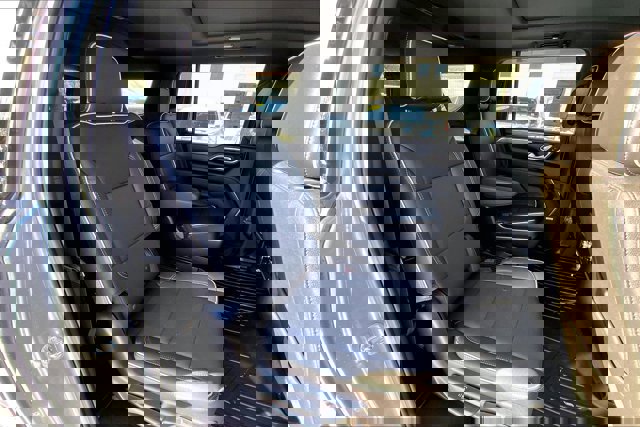 Used 2023 GMC Yukon XL SLT image 27