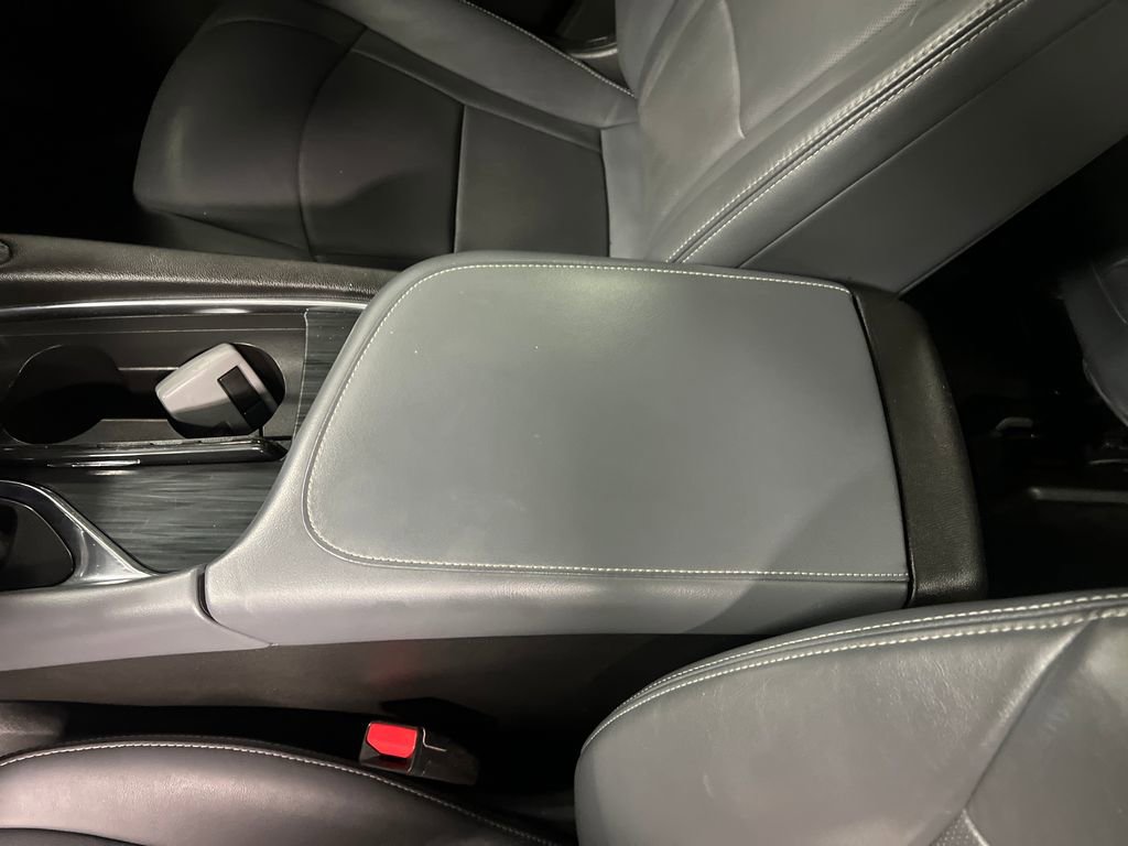 Certified 2019 Buick Enclave Essence w/ LPO, Luxury Package AWD/4WD image 28