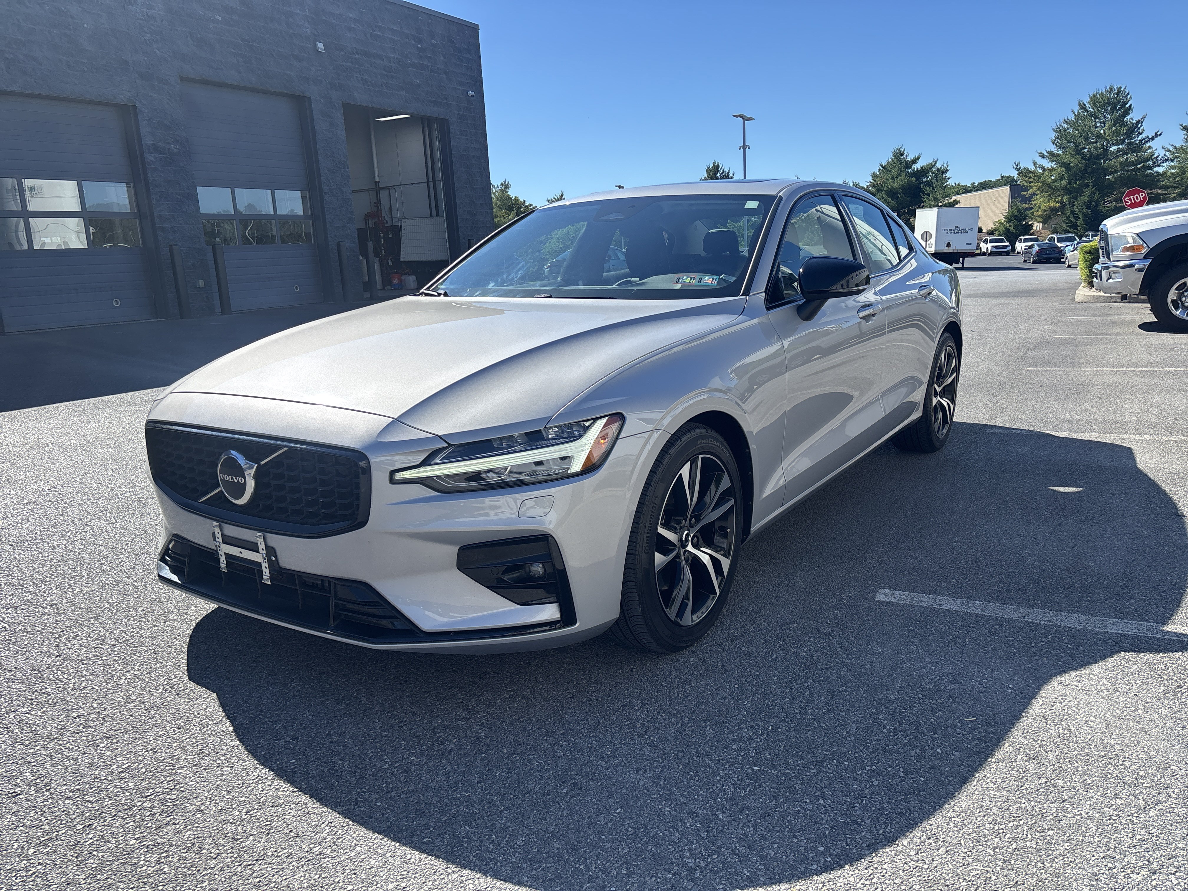Used 2025 Volvo S60 B5 Core FWD image 20