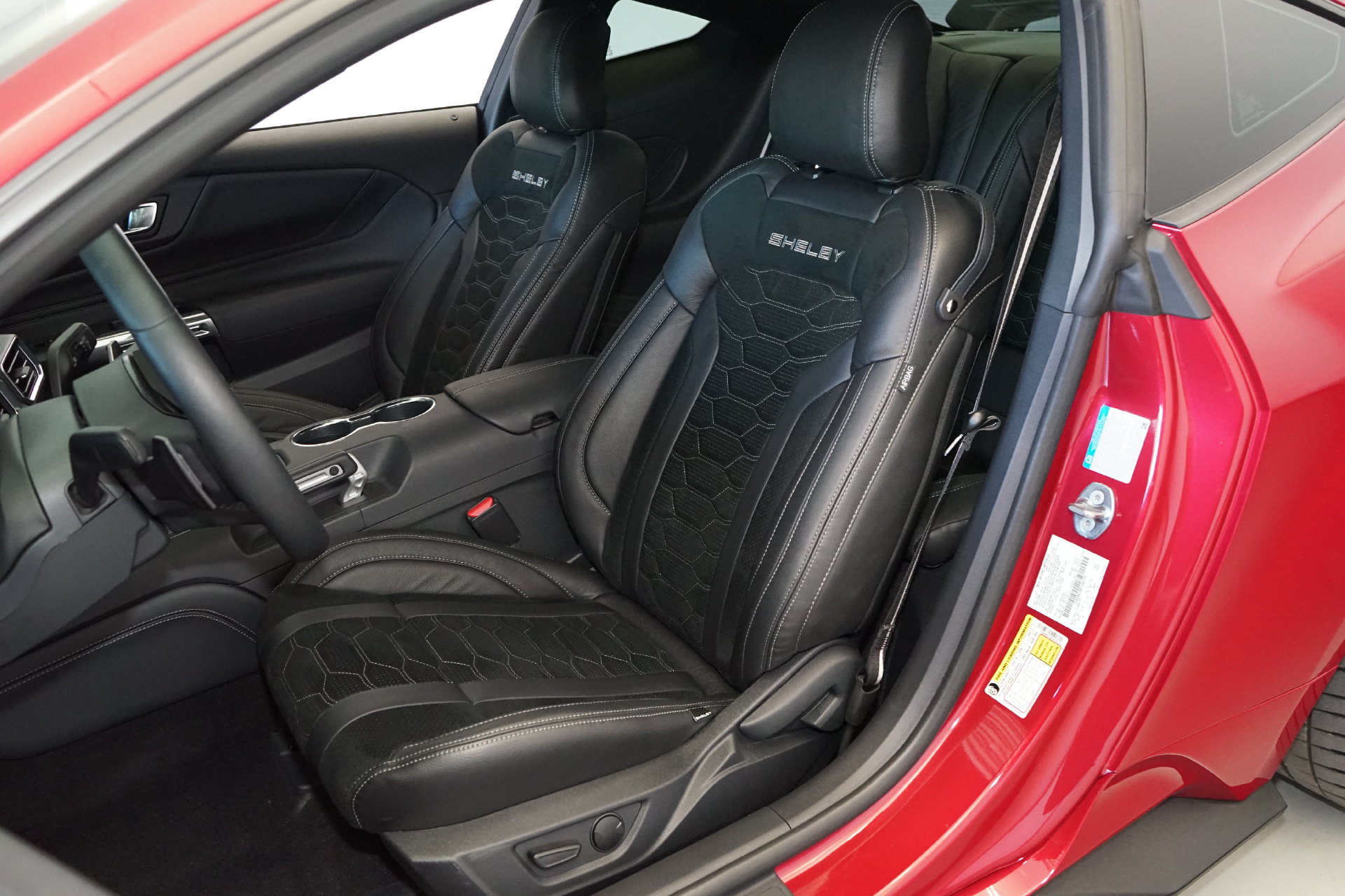 Used 2024 Ford Mustang GT Premium w/ GT Performance Package RWD image 18