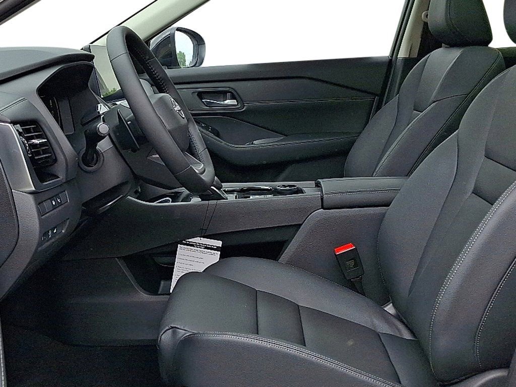 New 2025 Nissan Rogue SL w/ Tech Package image 10