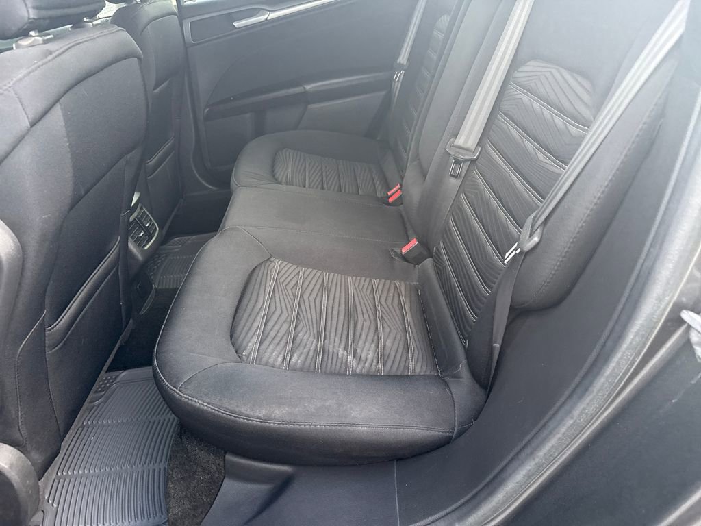 Used 2016 Ford Fusion SE image 27