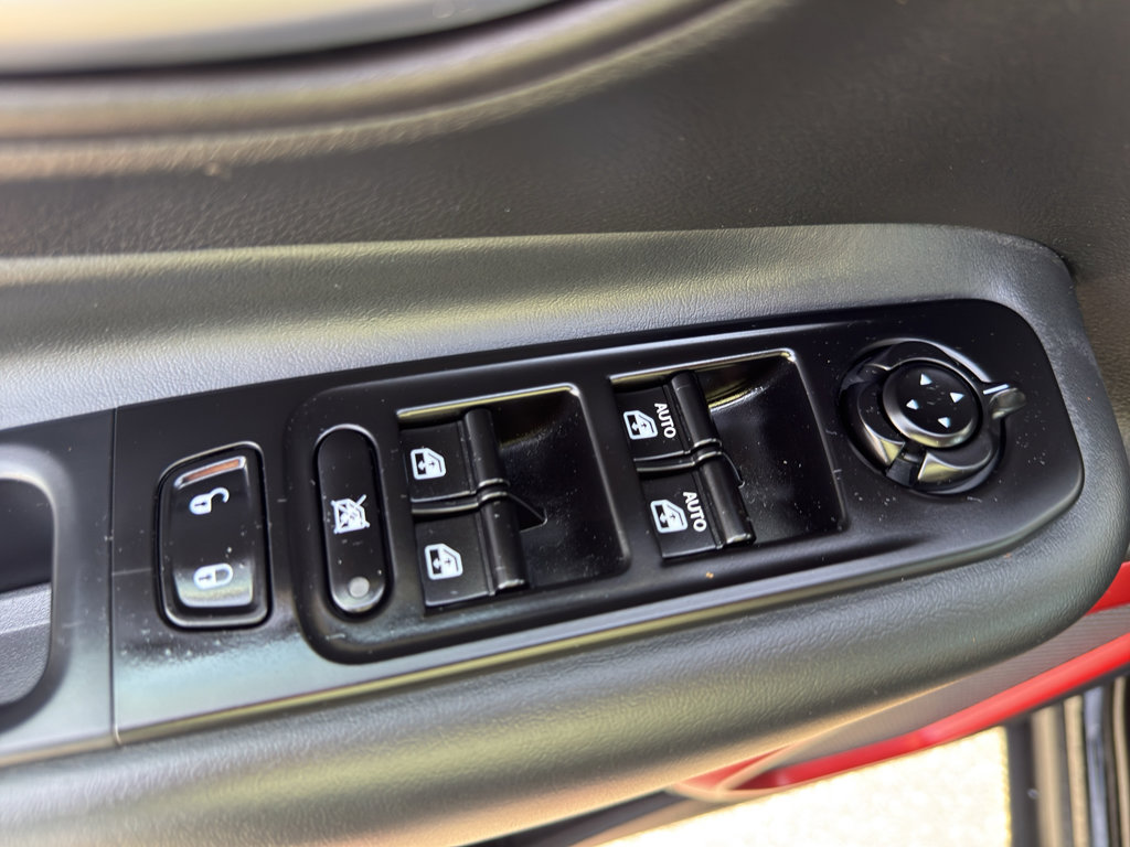 Used 2022 Jeep Renegade Trailhawk AWD/4WD image 12