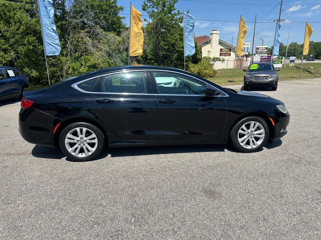 Used 2015 Chrysler 200 Limited w/ Convenience Group image 6