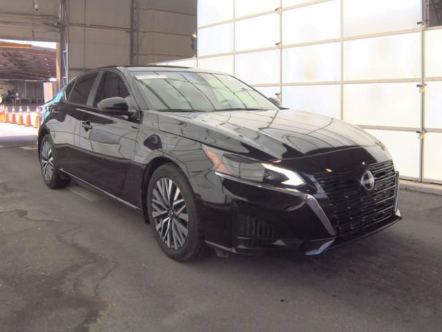 Used 2024 Nissan Altima 2.5 SV w/ SV Premium Package FWD image 11
