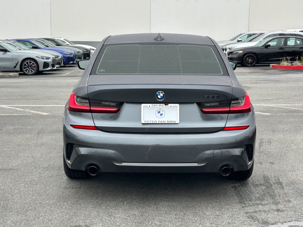 Used 2022 BMW 330i Sedan w/ M Sport Package RWD image 4