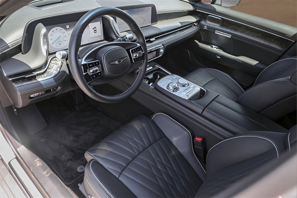 Used 2025 Genesis G90 3.5T image 10