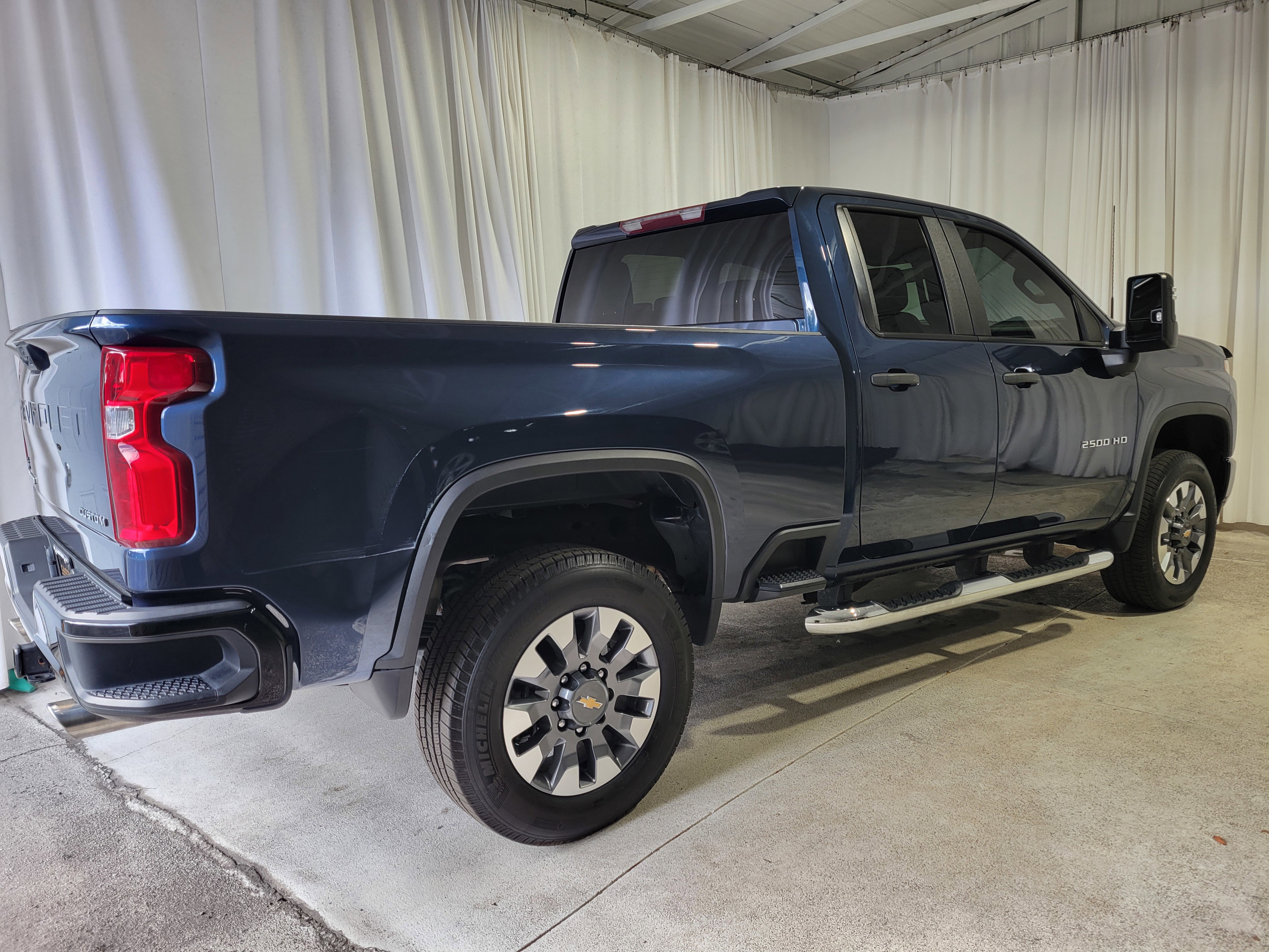 Used 2021 Chevrolet Silverado 2500 Custom w/ Custom Value Package image 5