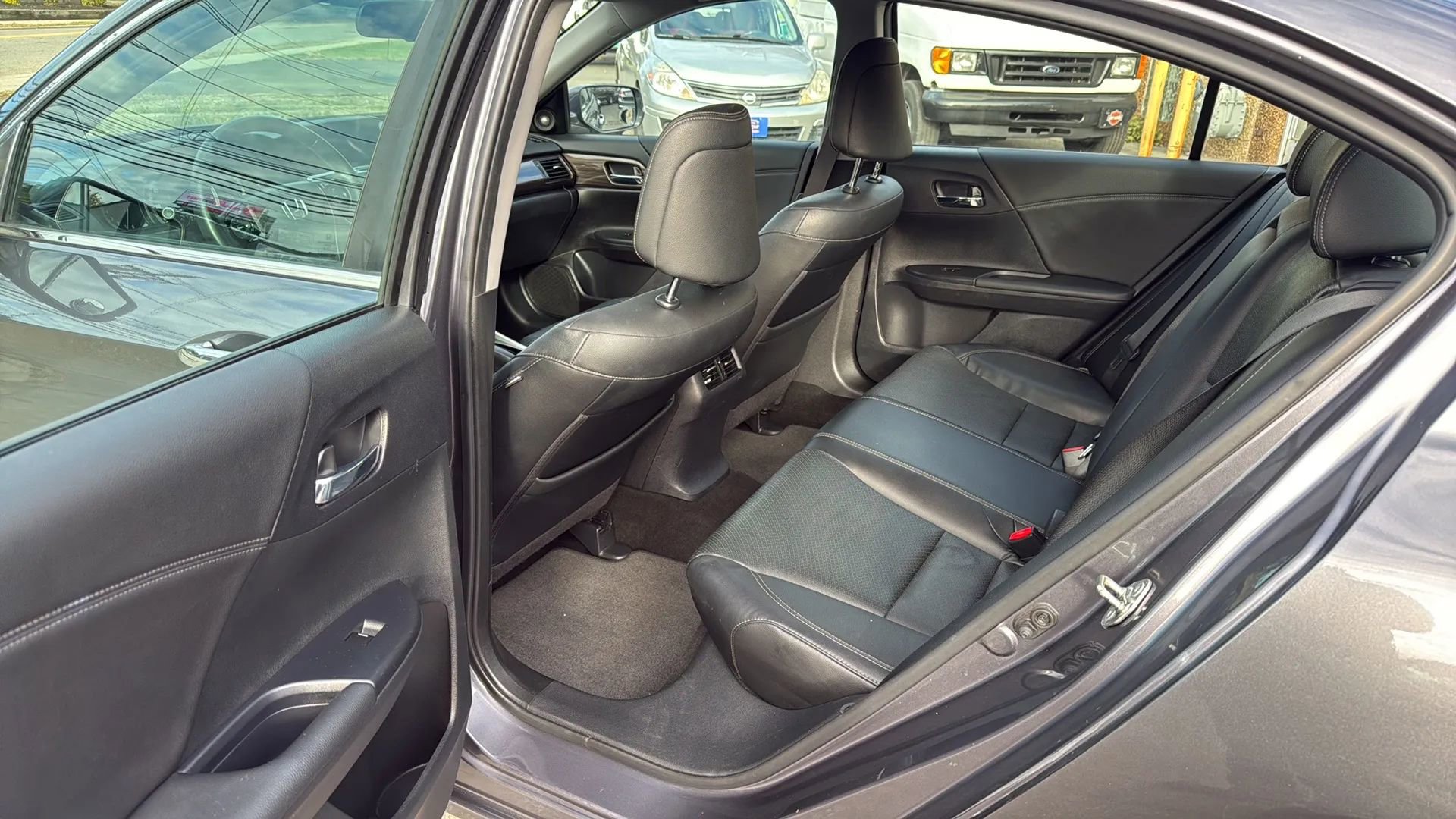 Used 2017 Honda Accord EX-L image 27