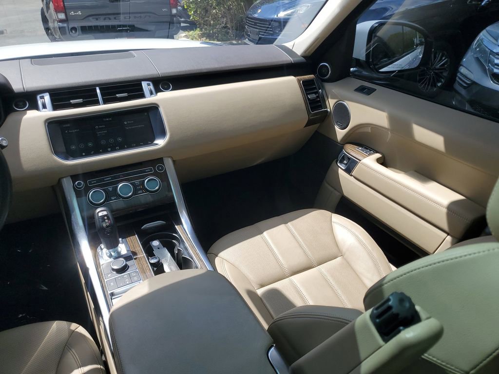 Used 2017 Land Rover Range Rover Sport SE image 19