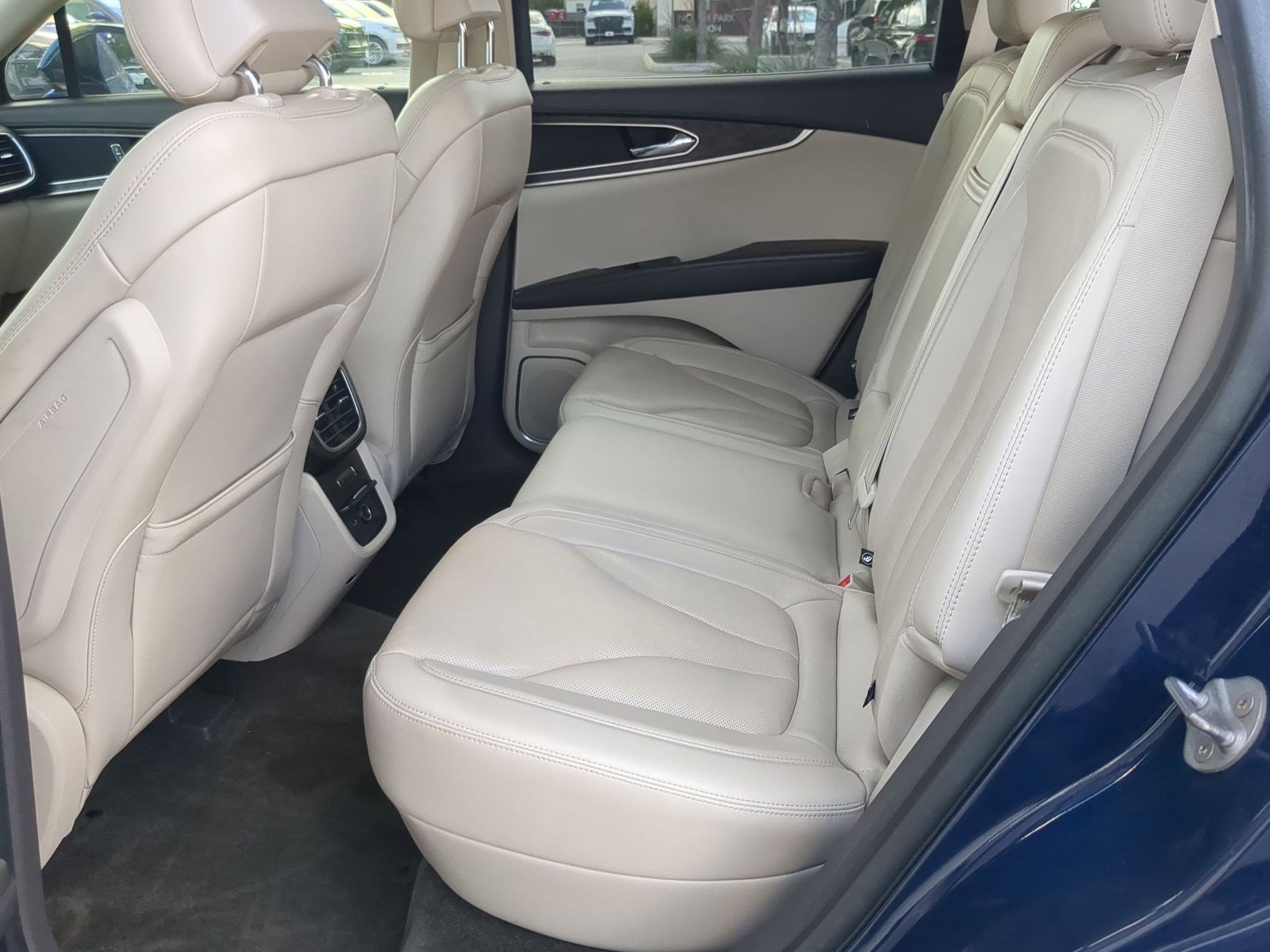 Used 2018 Lincoln MKX Reserve w/ Lincoln MKX Climate Package image 22