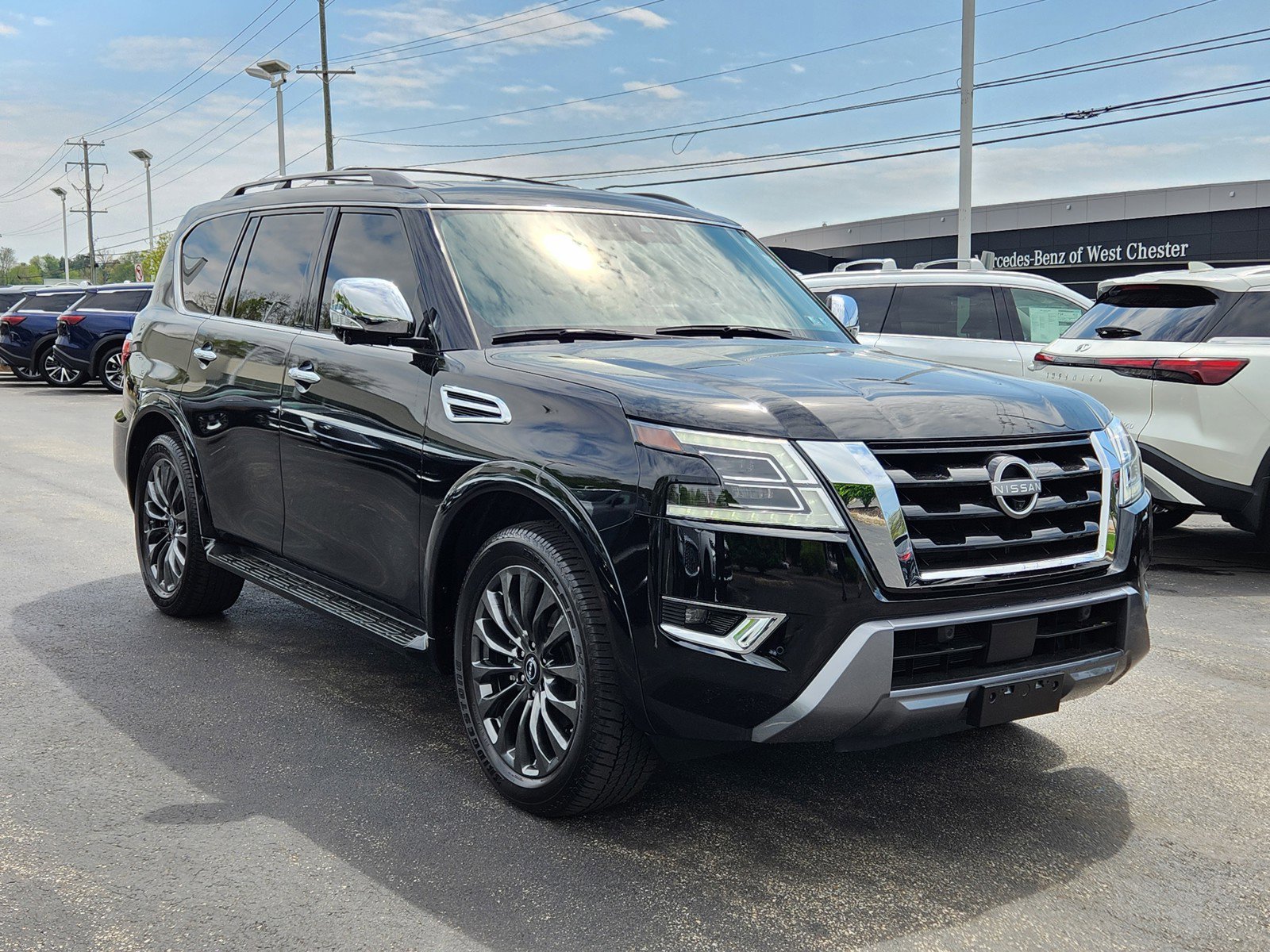 Used 2024 Nissan Armada Platinum w/ Captain's Chairs Package AWD/4WD image 2