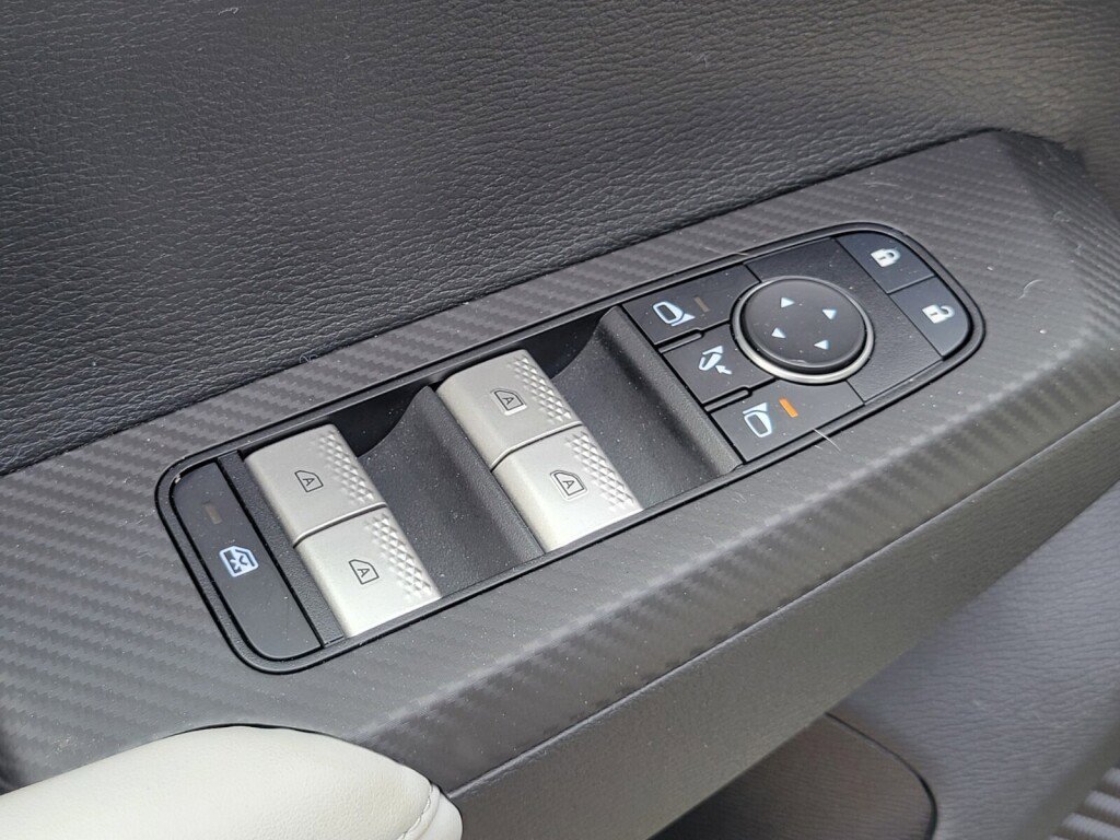 Used 2023 Mitsubishi Outlander SEL image 17