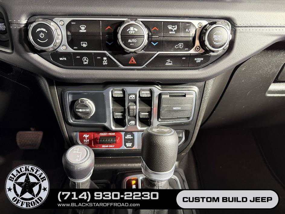 Used 2025 Jeep Wrangler Unlimited Rubicon AWD/4WD image 22