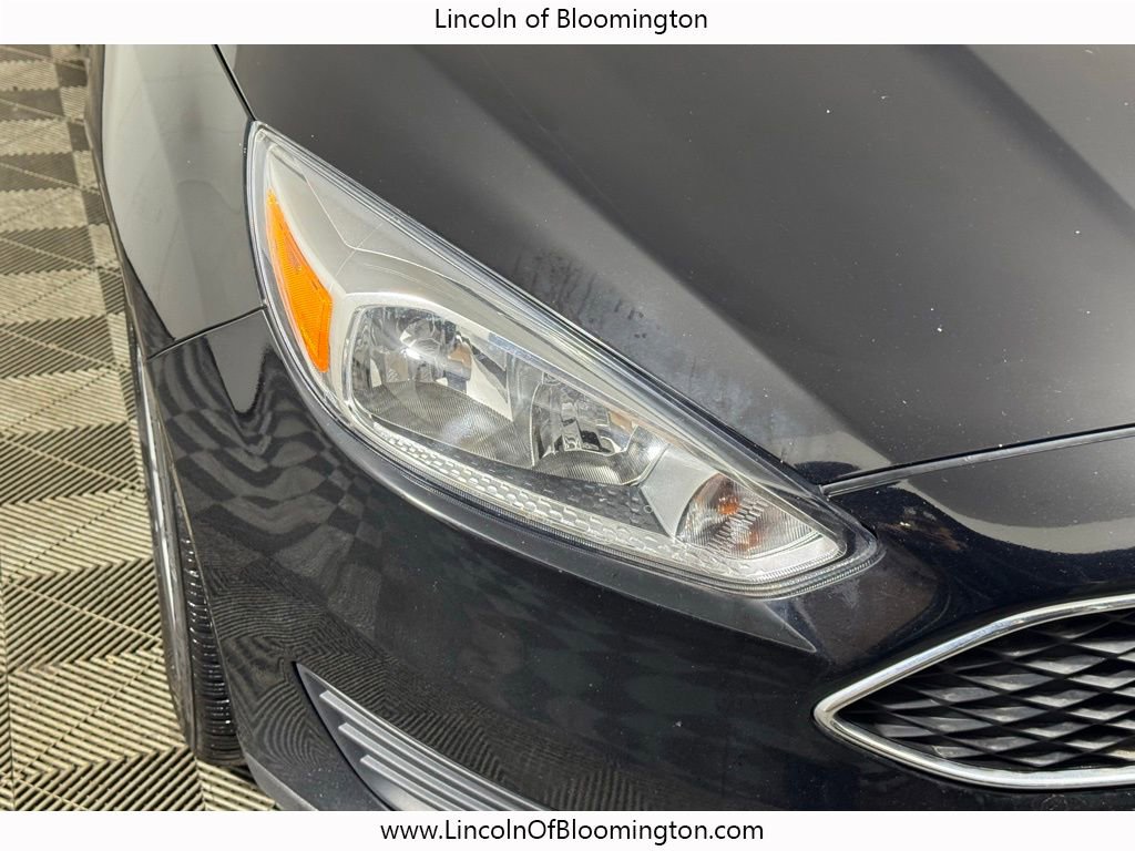 Used 2018 Ford Focus SE w/ Cold Weather Package image 16