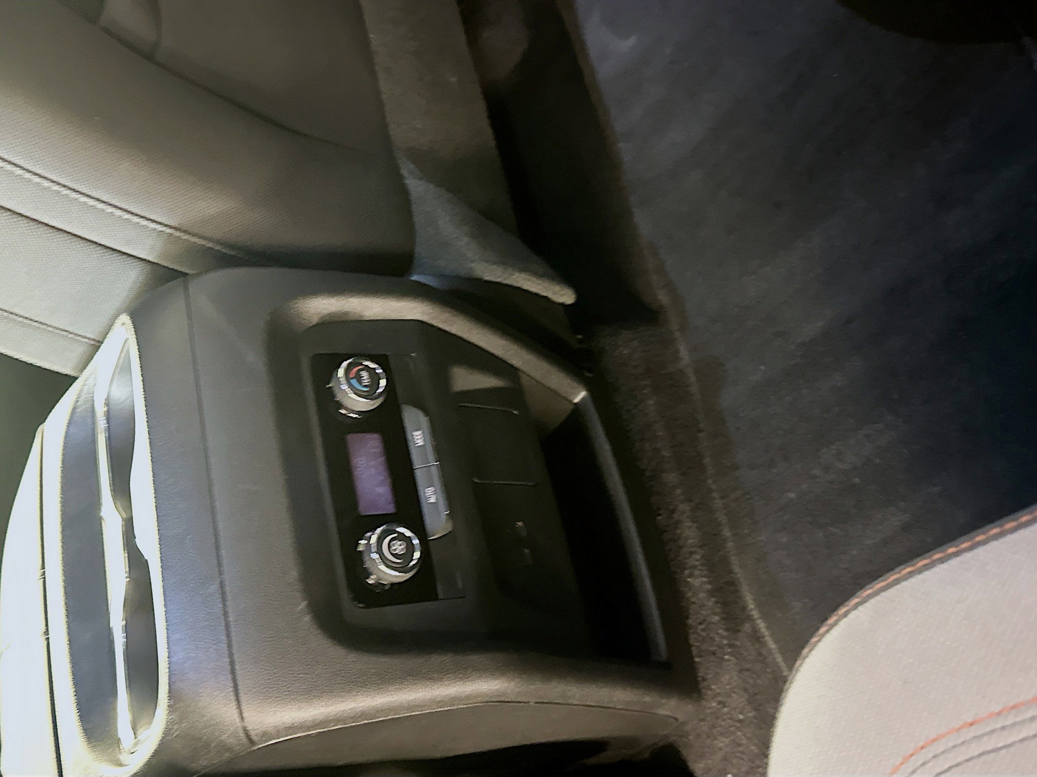 Used 2025 Chevrolet Traverse LT image 27