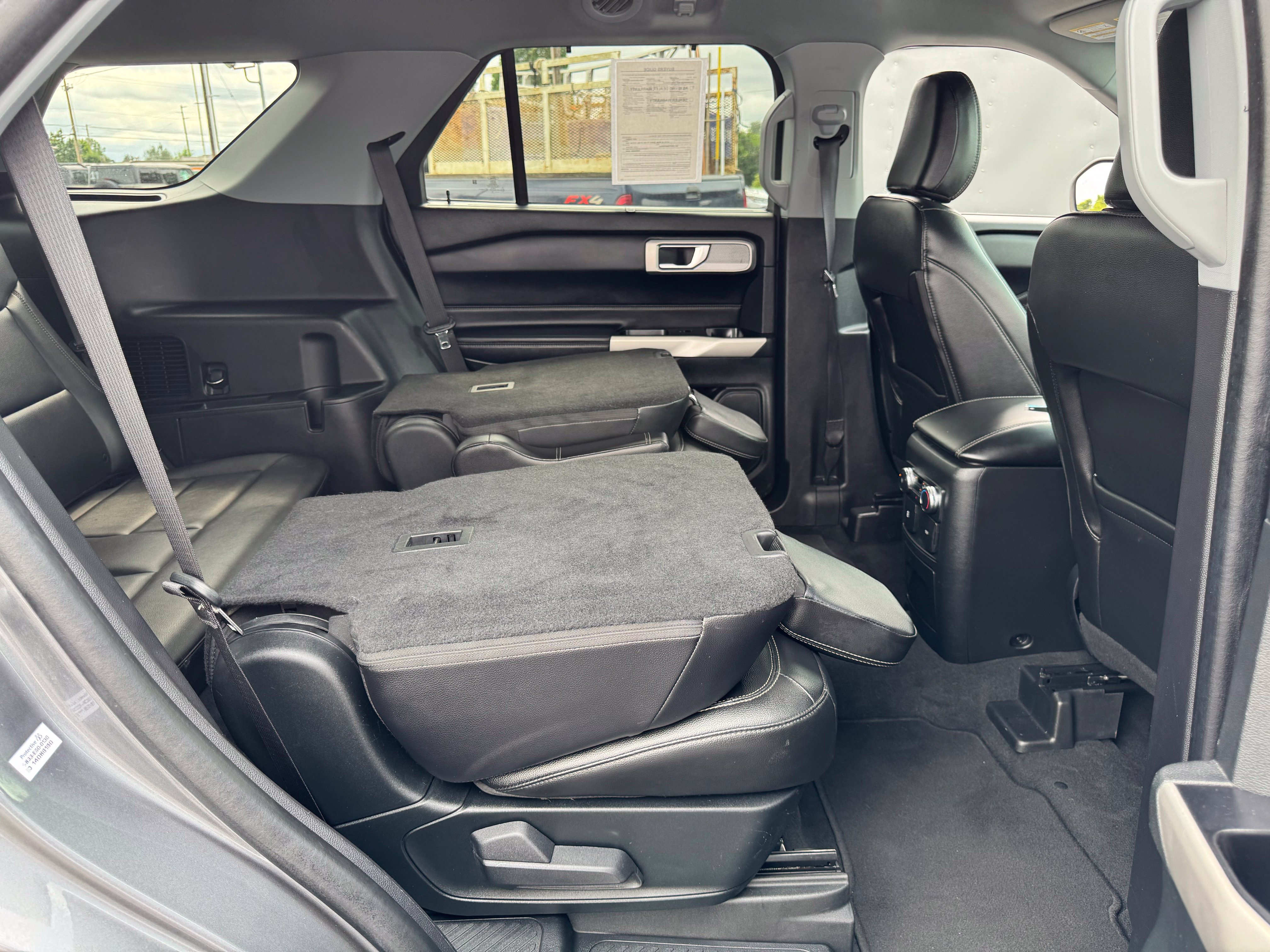 Used 2022 Ford Explorer Limited AWD/4WD image 30