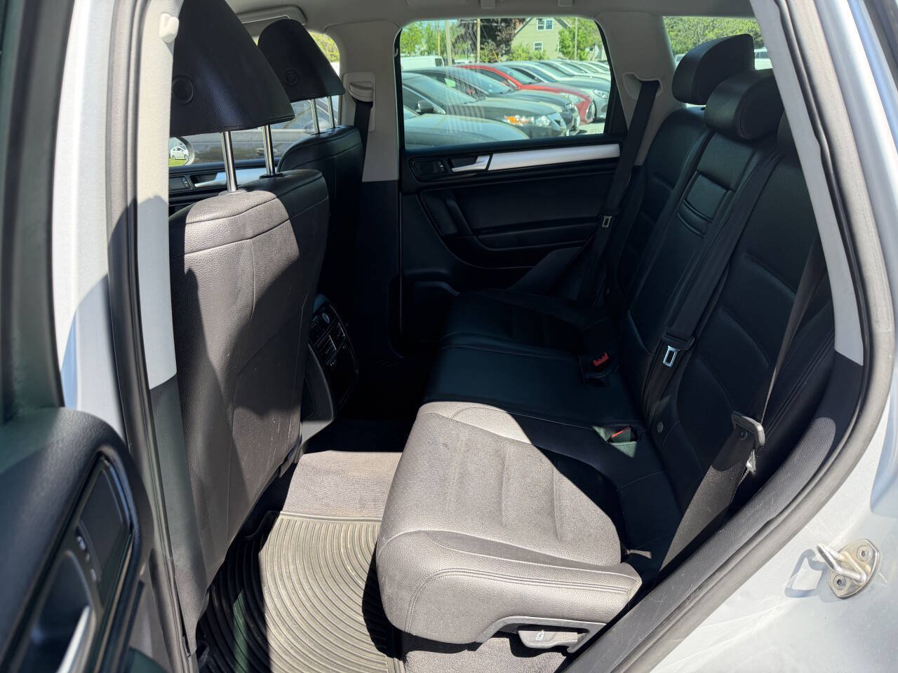 Used 2013 Volkswagen Touareg Sport AWD/4WD image 12