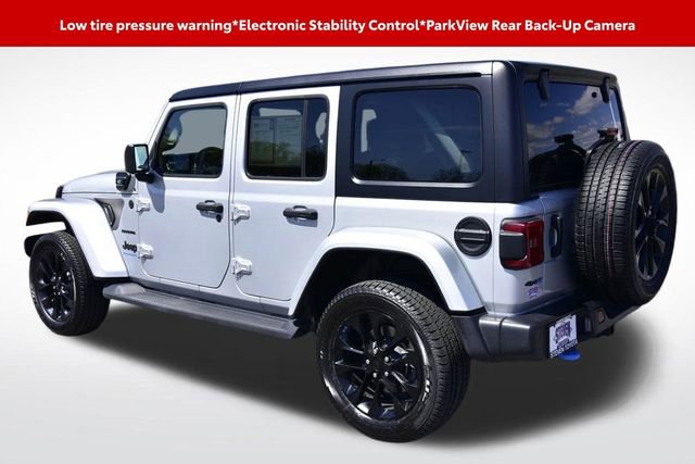 Used 2023 Jeep Wrangler Unlimited Sahara w/ Cold Weather Group AWD/4WD image 5