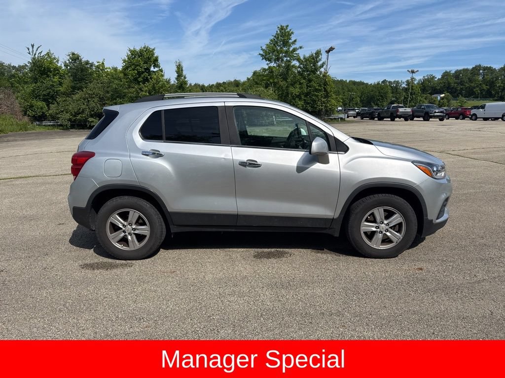 Used 2019 Chevrolet Trax LT w/ LT Convenience Package AWD/4WD image 2