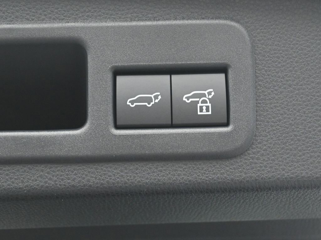 Certified 2025 Toyota 4Runner TRD Off-Road Premium image 37