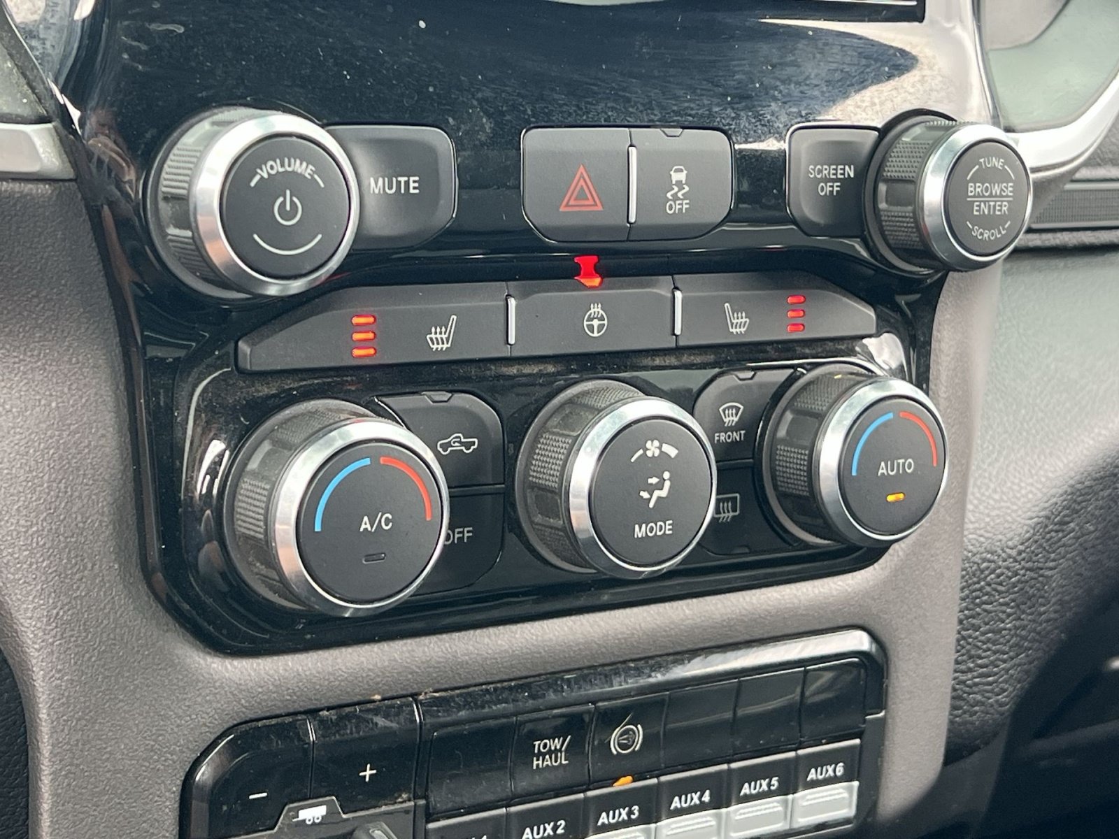 Used 2021 RAM 3500 Big Horn w/ Level 1 Equipment Group AWD/4WD image 21