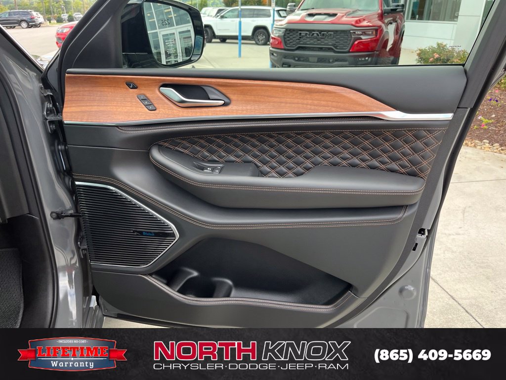 New 2027 Jeep Grand Cherokee L Summit AWD/4WD image 31