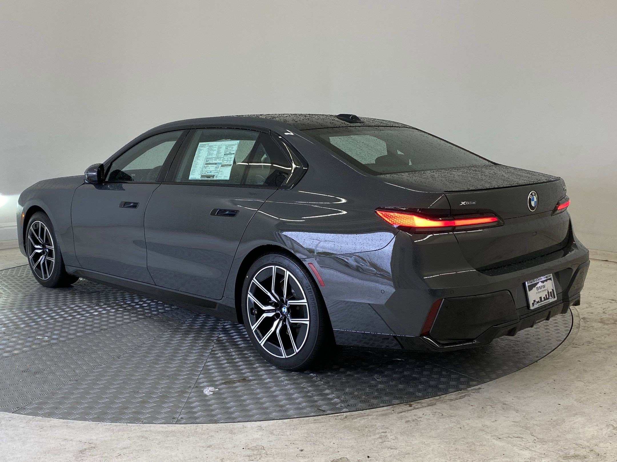 Used 2025 BMW 740i xDrive image 3