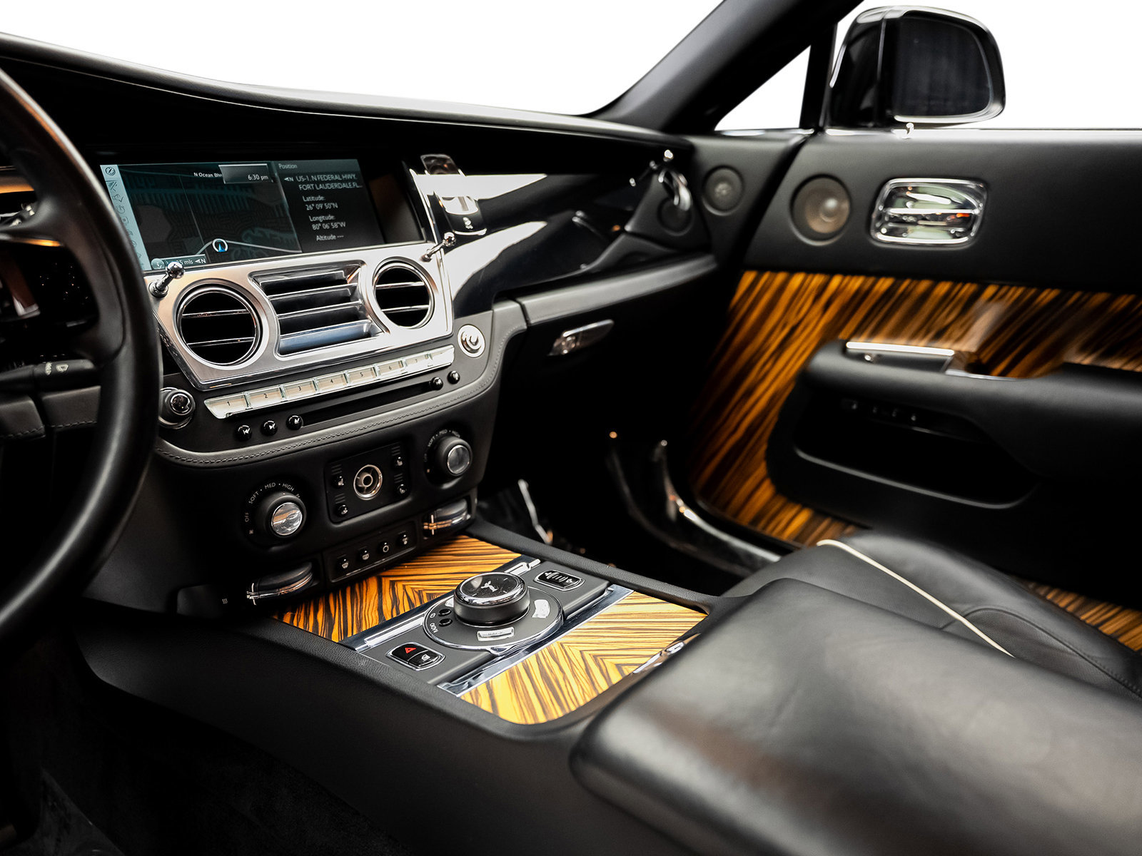 Used 2016 Rolls-Royce Wraith RWD image 39